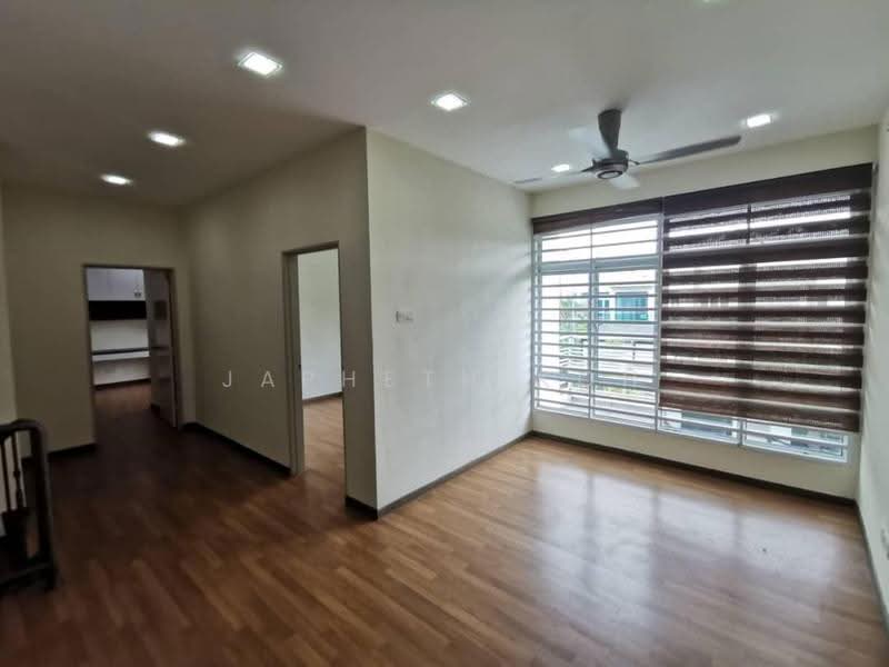 Cluster House for Sale in Taman Kempas Indah (Tebrau) - Japheth Koh - Living Room - PropertyGuru.com.my