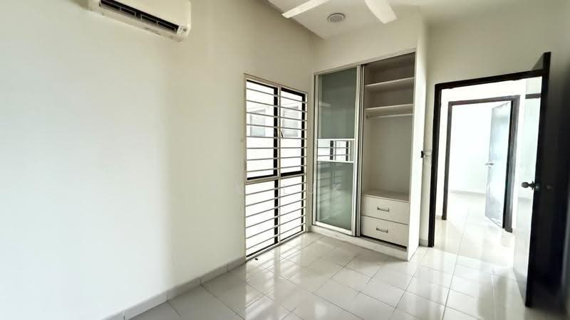 Condominium for Sale at T-Parkland - SK Luk - Bedroom - PropertyGuru.com.my