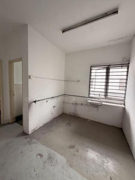 Shop / Office for Sale in Kajang (Selangor) - Ong Jia Hui - Kitchen - PropertyGuru.com.my