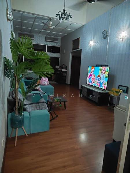 Rumah Banglo untuk Dijual di Bandar Baru Bangi (Selangor) - Mahirah . - Living Room - PropertyGuru.com.my