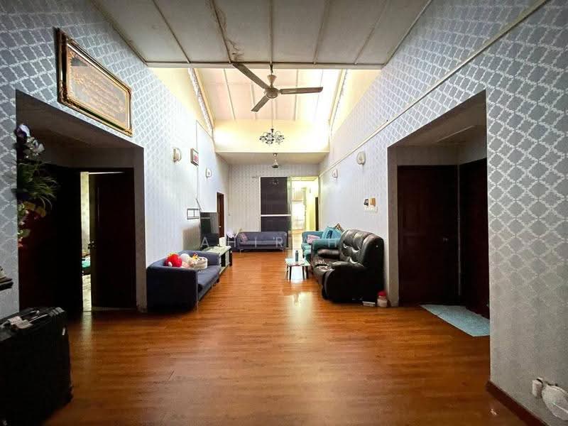 Rumah Banglo untuk Dijual di Bandar Baru Bangi (Selangor) - Mahirah . - Living Room - PropertyGuru.com.my