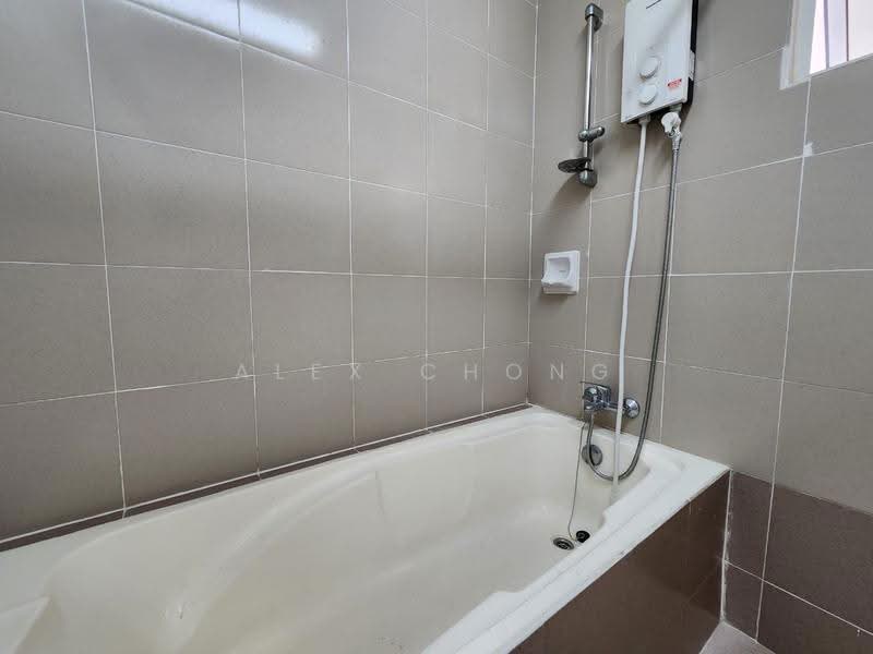 Kediaman Servis untuk Dijual di Waldorf Tower - Alex Chong - PropertyGuru.com.my