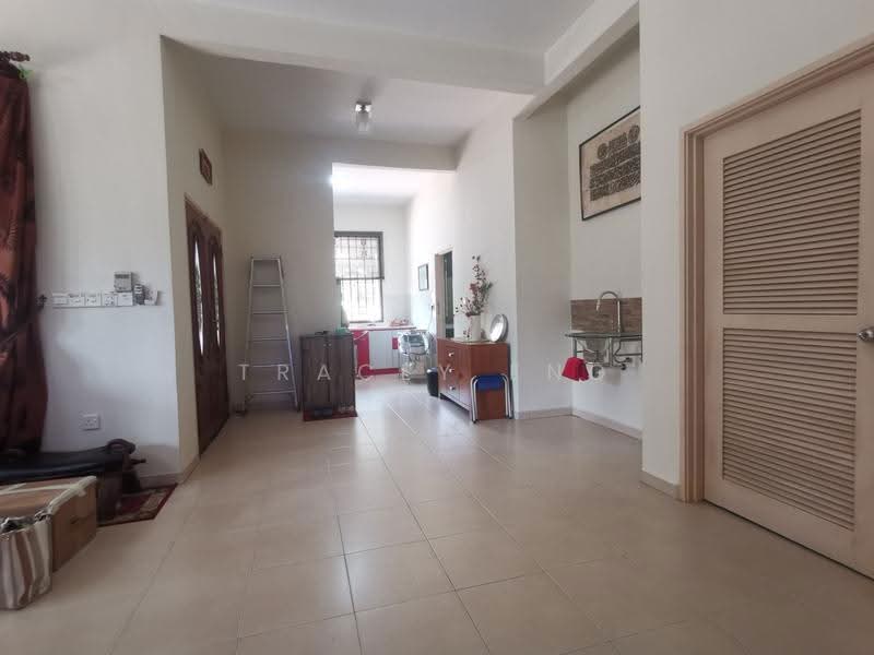 Semi-Detached House for Sale in Taman Nusa Idaman (Iskandar Puteri (Nusajaya)) - Tracey Eng - Entrance Foyer - PropertyGuru.com.my