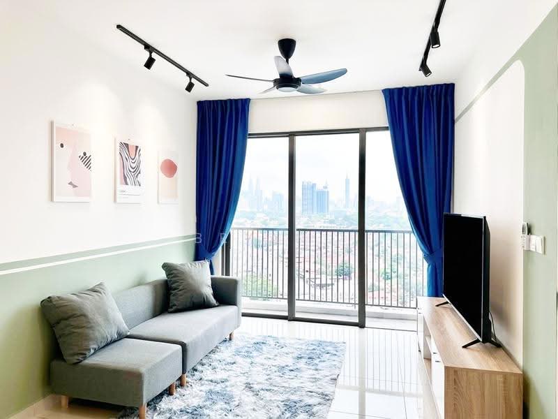 Kediaman Servis untuk Disewa di Kenwingston Platz - Bryan . - Living Room - PropertyGuru.com.my
