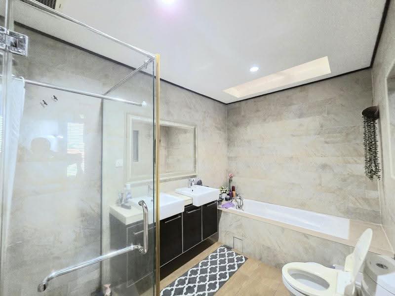Semi-Detached House for Sale in Subang Bestari (Shah Alam) - Mahirah . - Bathroom - PropertyGuru.com.my