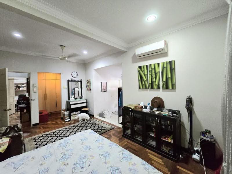 Semi-Detached House for Sale in Subang Bestari (Shah Alam) - Mahirah . - Bedroom - PropertyGuru.com.my