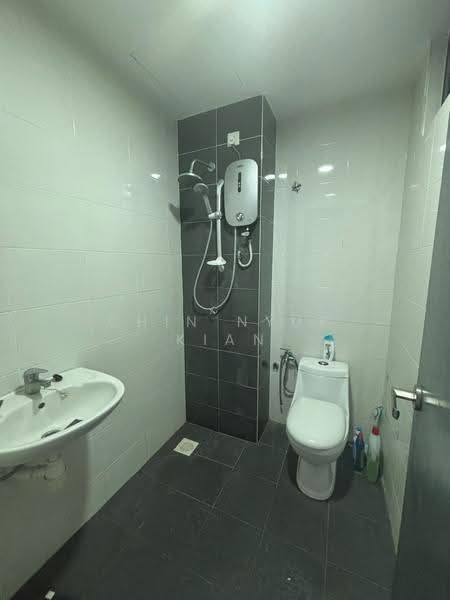 Kondominium untuk Disewa di Emerald Residence - Chin Nyuk Kian - Bathroom - PropertyGuru.com.my