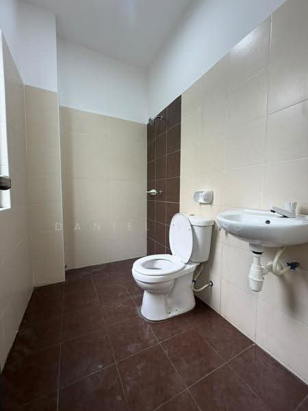 Rumah Kluster untuk Dijual di Taman Scientex Kulai (Sedenak) - Daniel Yong - Bathroom - PropertyGuru.com.my