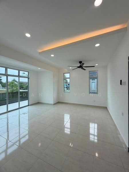 Rumah Kluster untuk Dijual di Taman Scientex Kulai (Sedenak) - Daniel Yong - Living Room - PropertyGuru.com.my