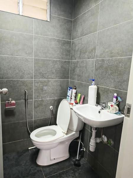 Service Residence for Sale at Midas @ Seri Alam - Ivy Low - Bathroom - PropertyGuru.com.my
