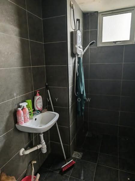 Service Residence for Sale at Midas @ Seri Alam - Ivy Low - Bathroom - PropertyGuru.com.my