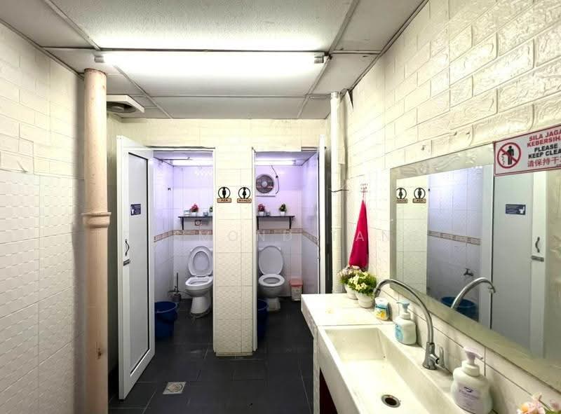 Shop for Rent in SS 3, Taman Universiti (Petaling Jaya) - Desmond Tang - Bathroom - PropertyGuru.com.my