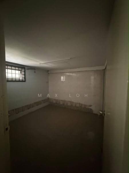 Shop for Rent in Taman Tiram Jaya (Ulu Tiram) - Max Loh - Interior - PropertyGuru.com.my