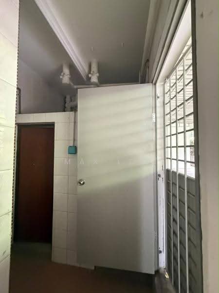 Shop for Rent in Taman Tiram Jaya (Ulu Tiram) - Max Loh - Entrance - PropertyGuru.com.my