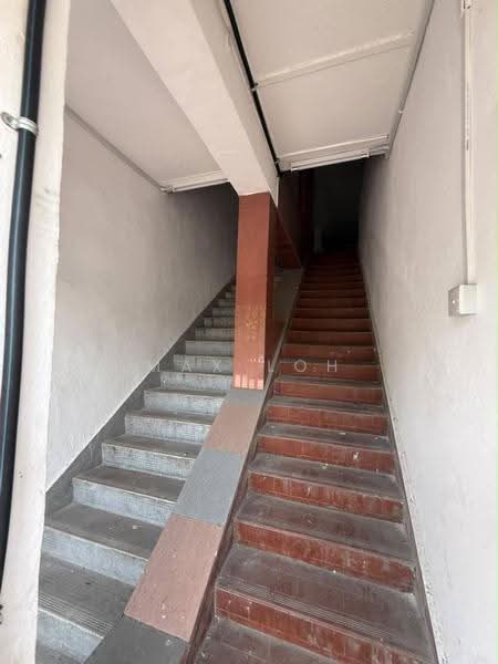 Shop for Rent in Taman Tiram Jaya (Ulu Tiram) - Max Loh - Corridor - PropertyGuru.com.my