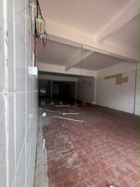 Shop for Rent in Taman Tiram Jaya (Ulu Tiram) - Max Loh - Interior - PropertyGuru.com.my