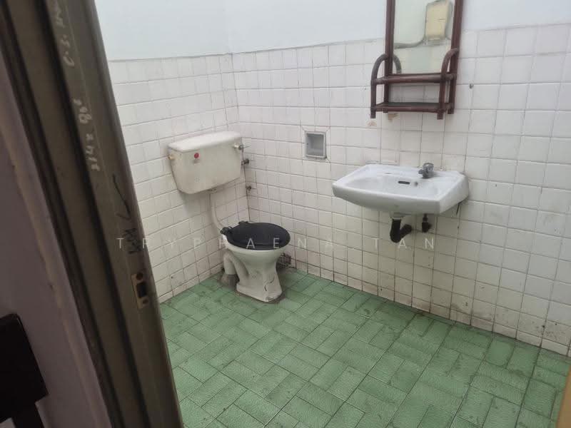 2-storey Terraced House for Sale in Taman Tasek (Johor Bahru) - Tryphaena Tan - Bathroom - PropertyGuru.com.my