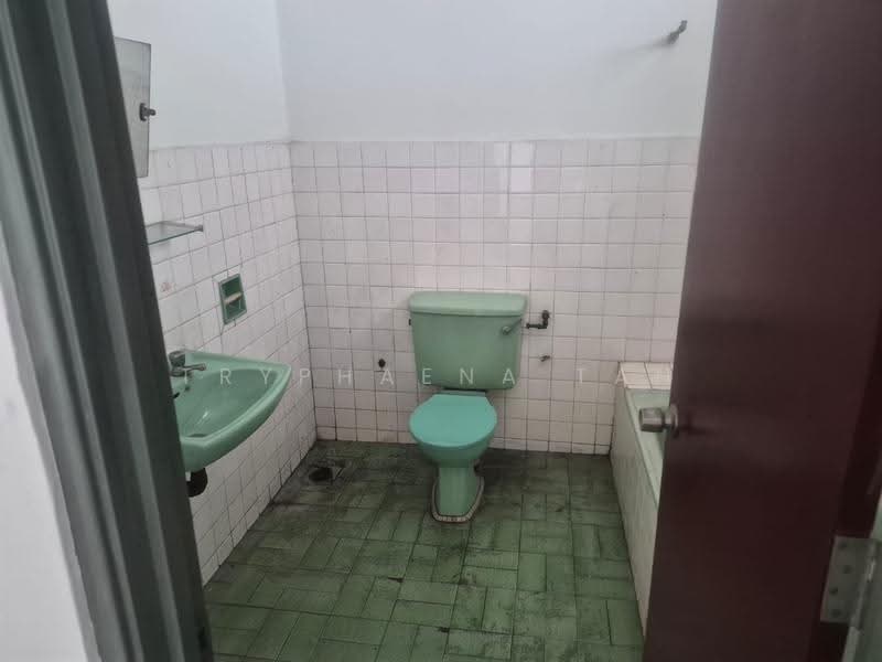 2-storey Terraced House for Sale in Taman Tasek (Johor Bahru) - Tryphaena Tan - Bathroom - PropertyGuru.com.my