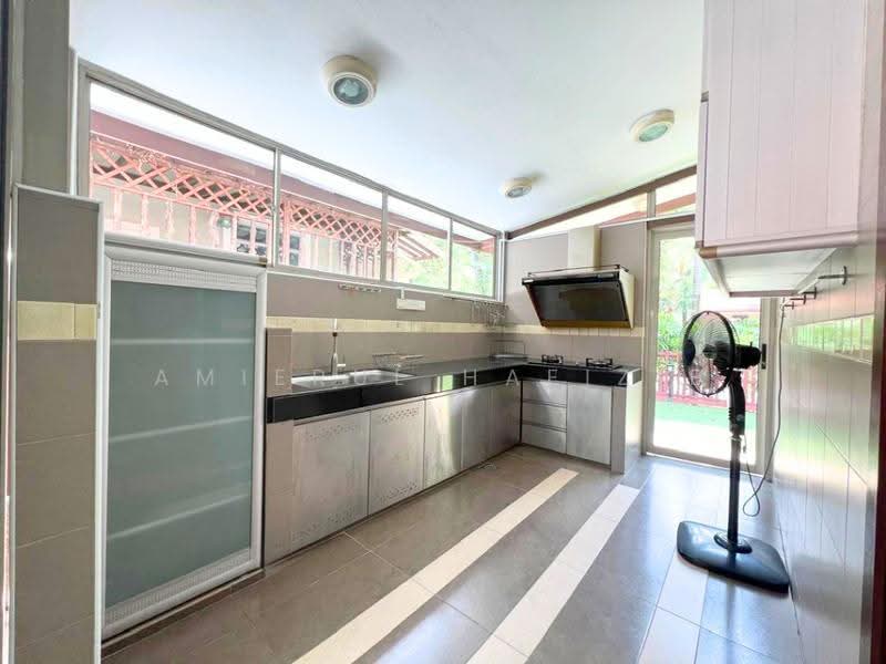 Bungalow House for Sale in Setia Eco Park (Setia Alam) - Amierul Hafizie - Kitchen - PropertyGuru.com.my