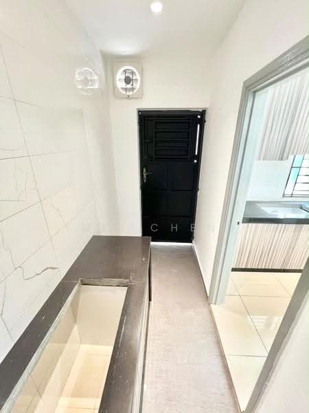 2-storey Terraced House for Sale in Bandar Dato Onn (Tebrau) - Yuki Cheng - Kitchen - PropertyGuru.com.my