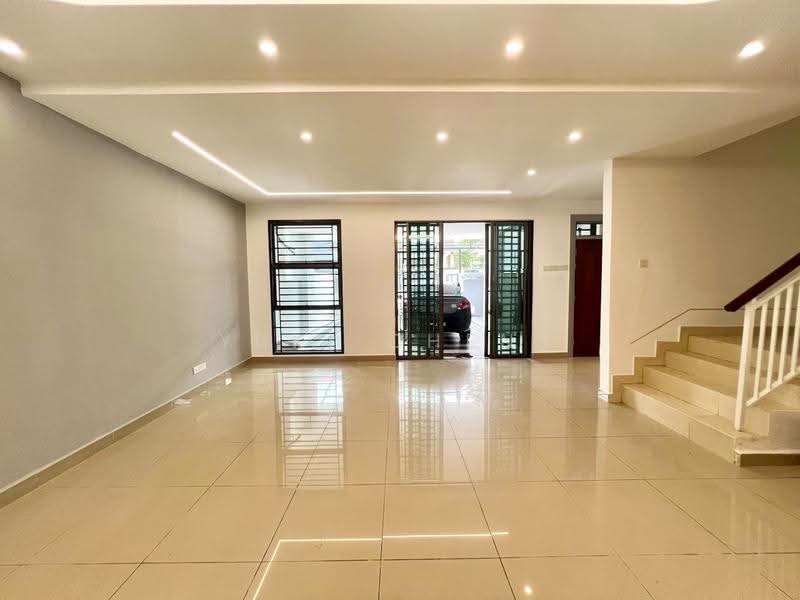 2-storey Terraced House for Sale in Bandar Dato Onn (Tebrau) - Yuki Cheng - Living Room - PropertyGuru.com.my