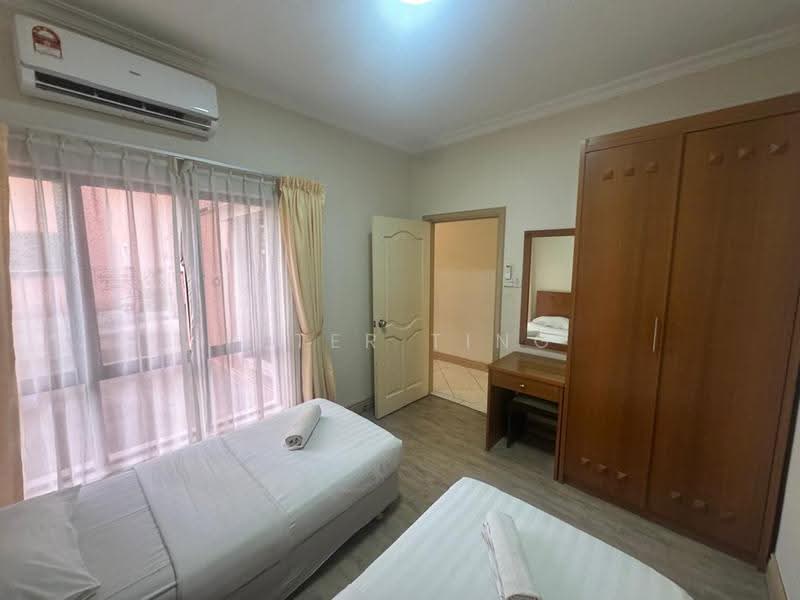 Kondominium untuk Dijual di Marina Court Resort Condominium - Peter Ting - Bedroom - PropertyGuru.com.my
