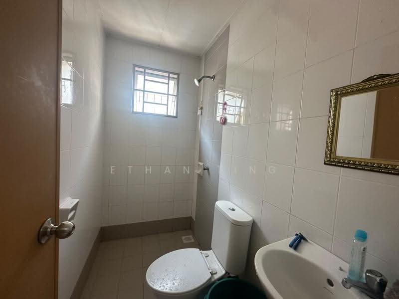 2-storey Terraced House for Sale in Setia Indah (Setia Alam) - Ethan Ting - Bathroom - PropertyGuru.com.my