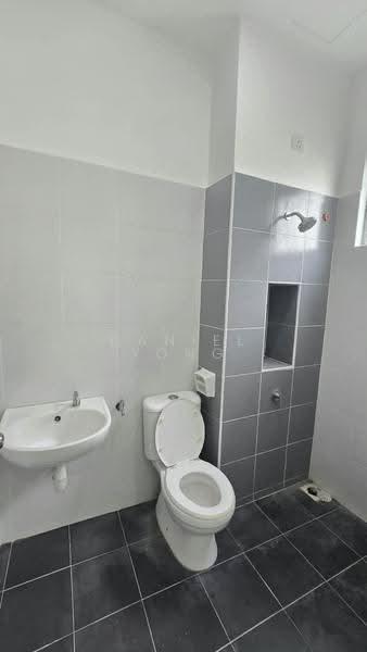 Rumah Teres 2-Tingkat untuk Dijual di Taman Pulai Hijauan (Skudai) - Daniel Yong - Bathroom - PropertyGuru.com.my