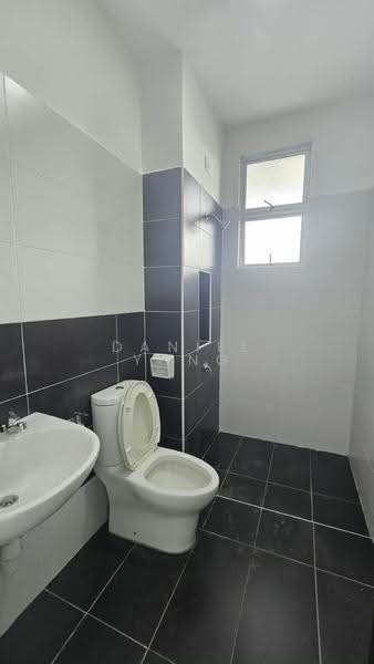 Rumah Teres 2-Tingkat untuk Dijual di Taman Pulai Hijauan (Skudai) - Daniel Yong - Bathroom - PropertyGuru.com.my