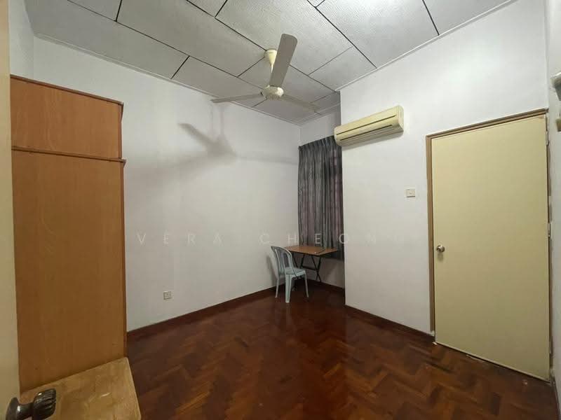 Rumah Teres 2-Tingkat untuk Dijual di Taman Daya (Johor Bahru) - Vera Cheong - Bedroom - PropertyGuru.com.my