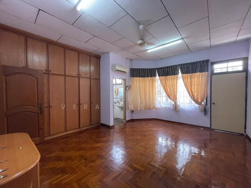 Rumah Teres 2-Tingkat untuk Dijual di Taman Daya (Johor Bahru) - Vera Cheong - Bedroom - PropertyGuru.com.my