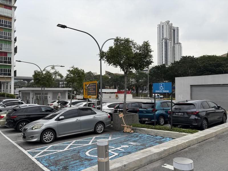 Office for Sale in Petaling Jaya (Selangor) - Leo Hon Kah Hin - Car Park - PropertyGuru.com.my