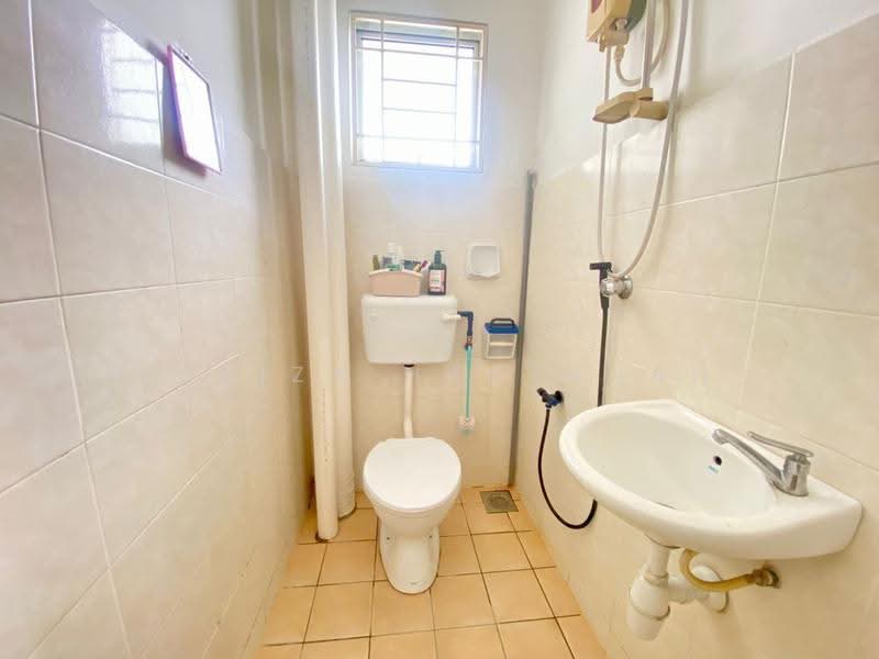 Pangsapuri untuk Dijual di Casa Riana - Sariza Hartanah - Bathroom - PropertyGuru.com.my