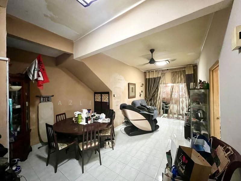 Townhouse for Sale in Taman Lagenda Mas (Cheras) - Azli Ibrahim - Living Room - PropertyGuru.com.my