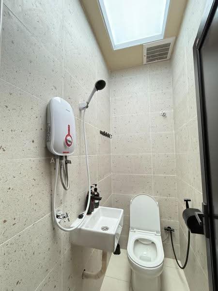 1-storey Terraced House for Sale in Taman Daya (Johor Bahru) - Amber Hew - Bathroom - PropertyGuru.com.my