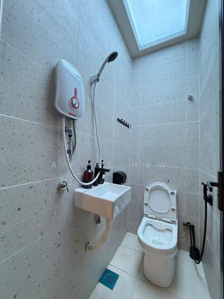 1-storey Terraced House for Sale in Taman Daya (Johor Bahru) - Amber Hew - Bathroom - PropertyGuru.com.my