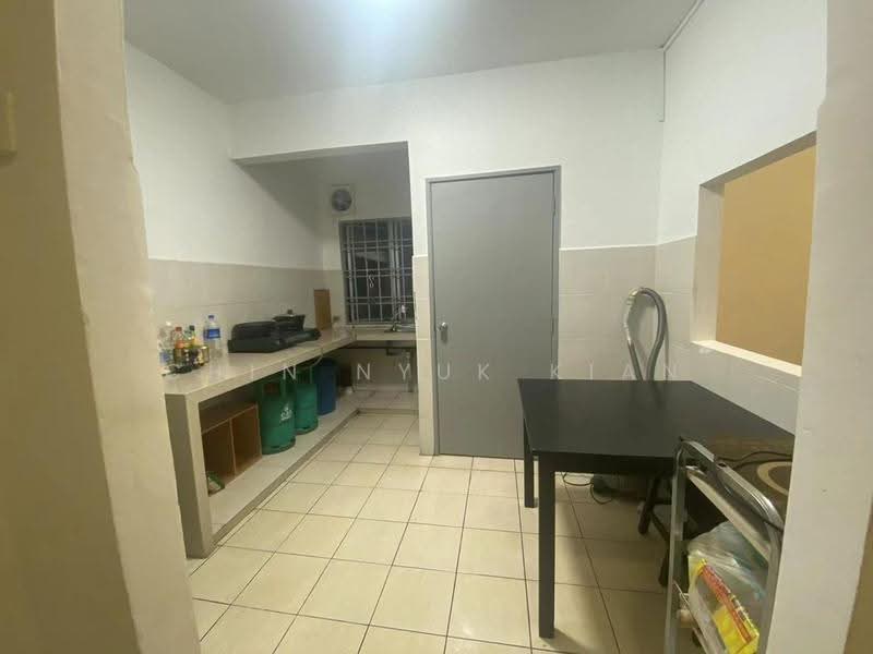 Kondominium untuk Disewa di Angkasa Condominiums - Chin Nyuk Kian - Kitchen - PropertyGuru.com.my
