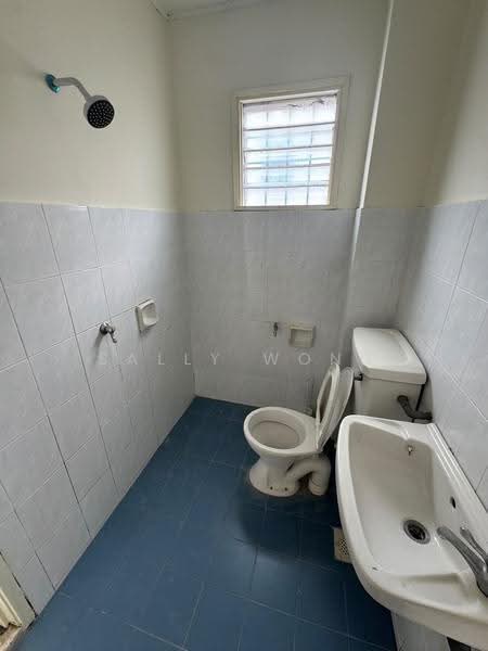 Rumah Teres untuk Dijual di Semenyih (Selangor) - Sally Wong - Bathroom - PropertyGuru.com.my