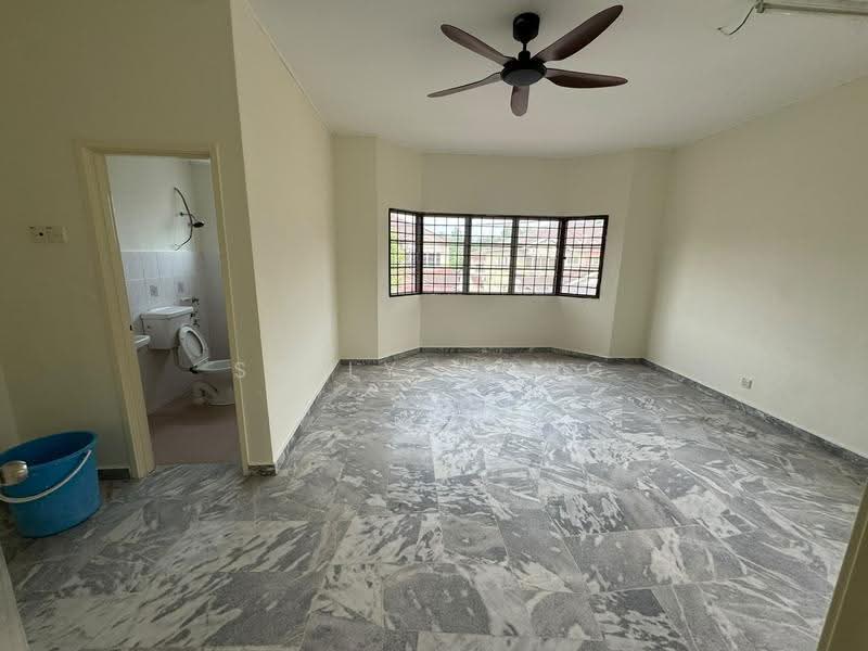 Rumah Teres untuk Dijual di Semenyih (Selangor) - Sally Wong - Bathroom - PropertyGuru.com.my