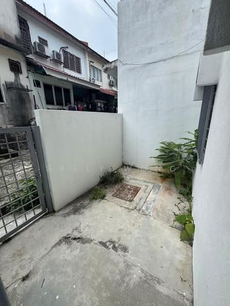 Rumah Teres untuk Dijual di Semenyih (Selangor) - Sally Wong - Exterior - PropertyGuru.com.my