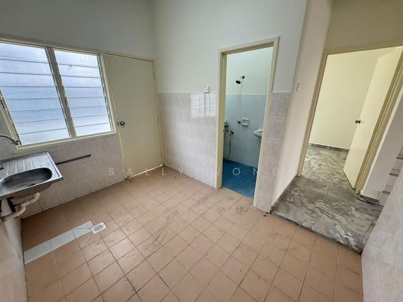 Rumah Teres untuk Dijual di Semenyih (Selangor) - Sally Wong - Kitchen - PropertyGuru.com.my