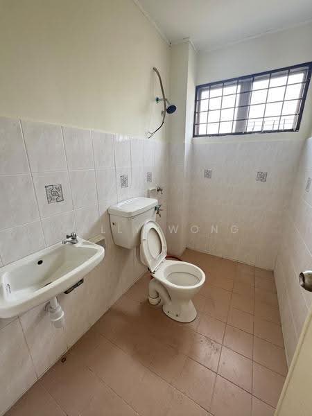 Rumah Teres untuk Dijual di Semenyih (Selangor) - Sally Wong - Bathroom - PropertyGuru.com.my