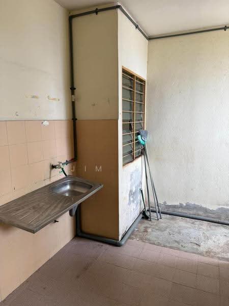 Flat for Sale at Desa Mentari Flat (Block 11) - Jim Lee - Kitchen - PropertyGuru.com.my