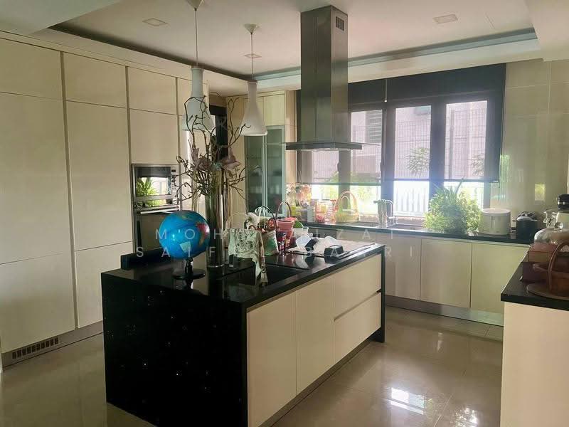 Bungalow House for Sale in Sungai Buloh (Selangor) - Mohd Aizat Saiful Bahri - Kitchen - PropertyGuru.com.my