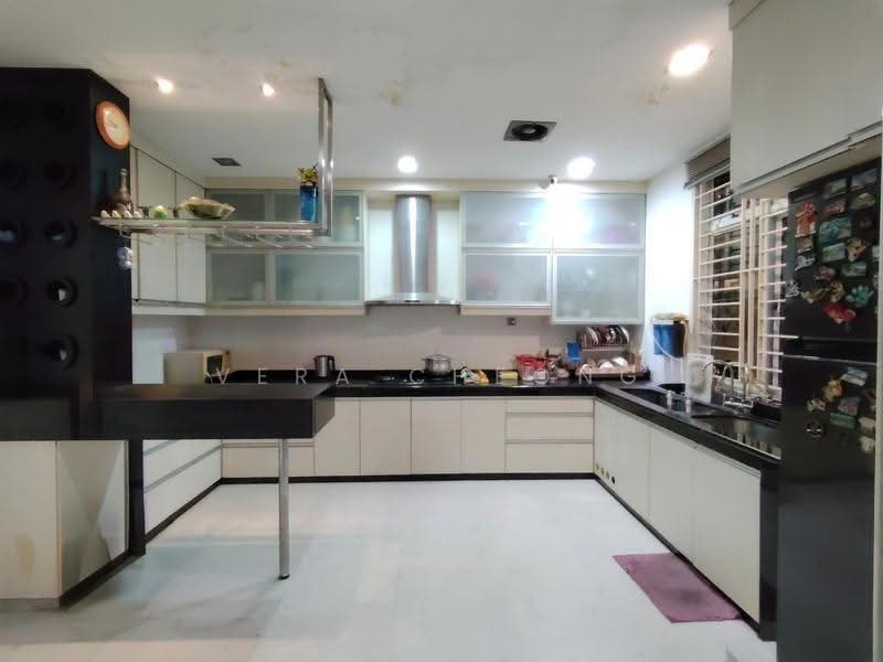 Semi-Detached House for Sale in Taman Setia Indah (Tebrau) - Vera Cheong - Kitchen - PropertyGuru.com.my