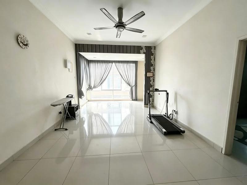 3-storey Terraced House for Sale in Taman Ehsan Jaya (Ulu Tiram) - Jeffrey Lim - Living Room - PropertyGuru.com.my