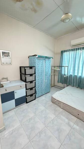2-storey Terraced House for Rent in Taman Puteri Wangsa (Ulu Tiram) - Yvonne Lim - Bedroom - PropertyGuru.com.my