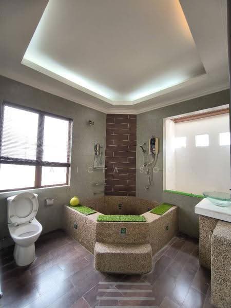 Bungalow House for Rent in Seksyen 4 (Kota Damansara) - Alicia Soo - Bathroom - PropertyGuru.com.my