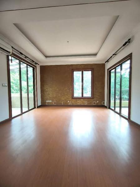 Bungalow House for Rent in Seksyen 4 (Kota Damansara) - Alicia Soo - Living Room - PropertyGuru.com.my