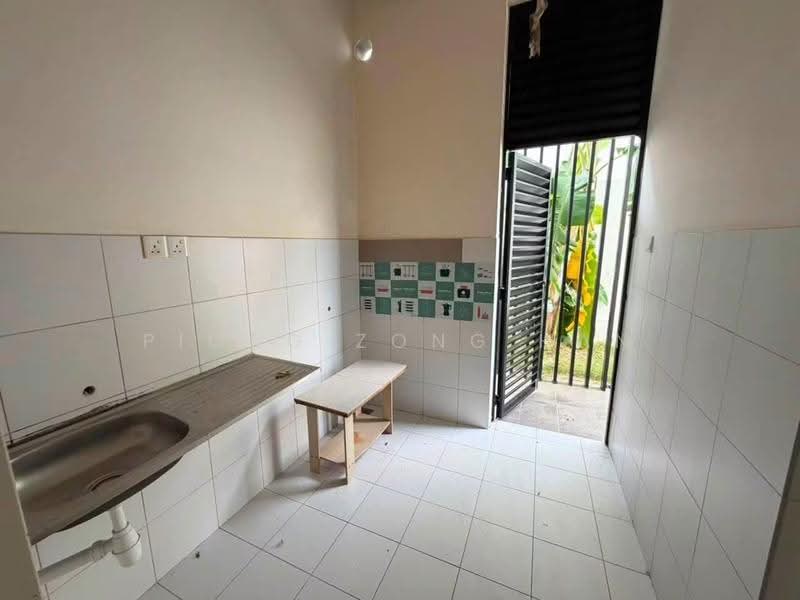 Rumah Kluster untuk Dijual di Masai (Johor) - Piong Zong Han - Kitchen - PropertyGuru.com.my